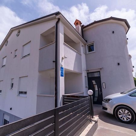 Apartments Adriana Pula Exterior photo