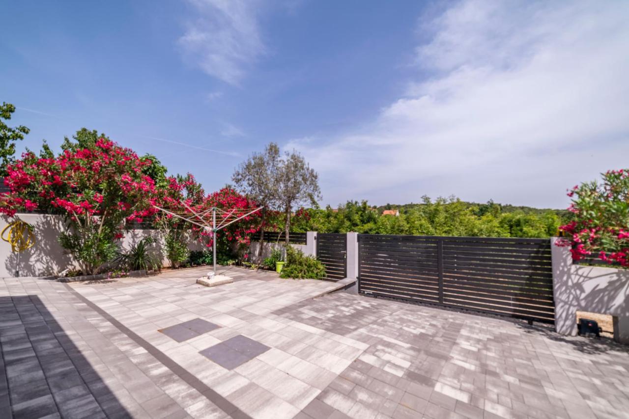 Apartments Adriana Pula Exterior photo
