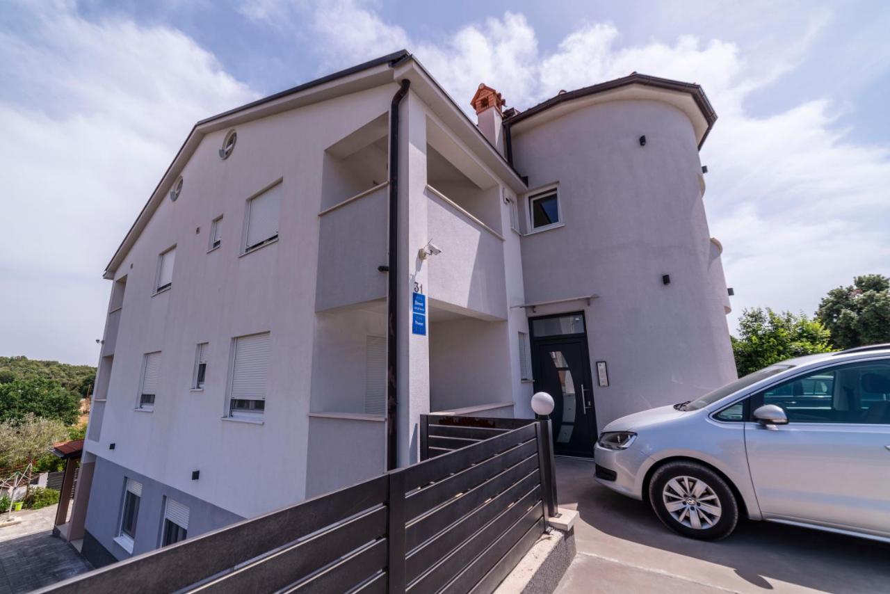 Apartments Adriana Pula Exterior photo
