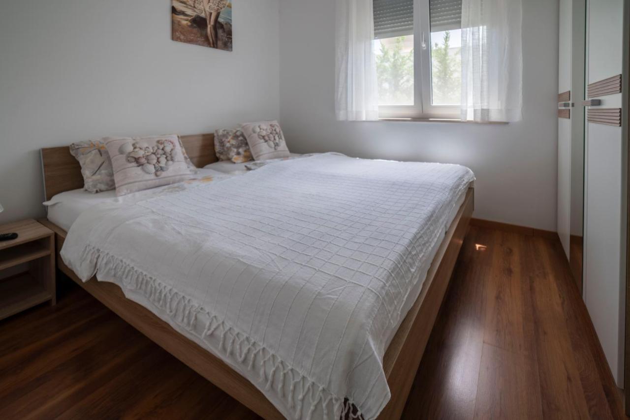 Apartments Adriana Pula Exterior photo