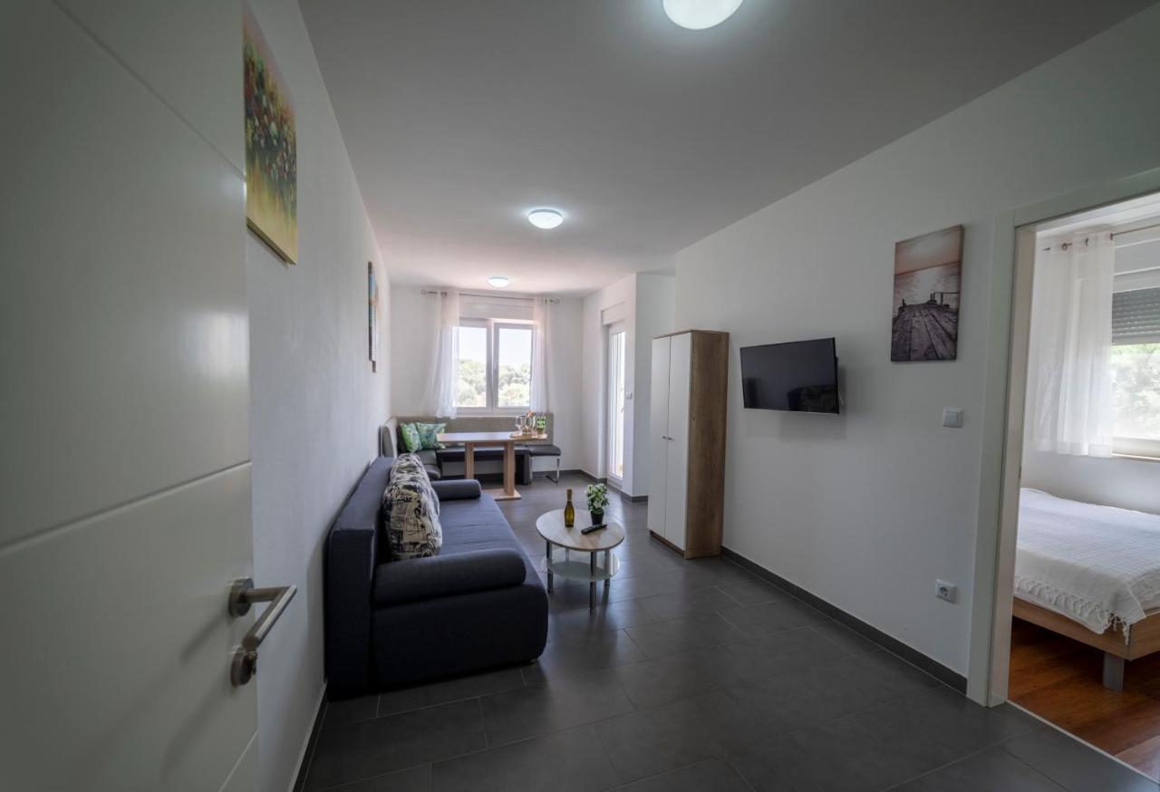 Apartments Adriana Pula Exterior photo