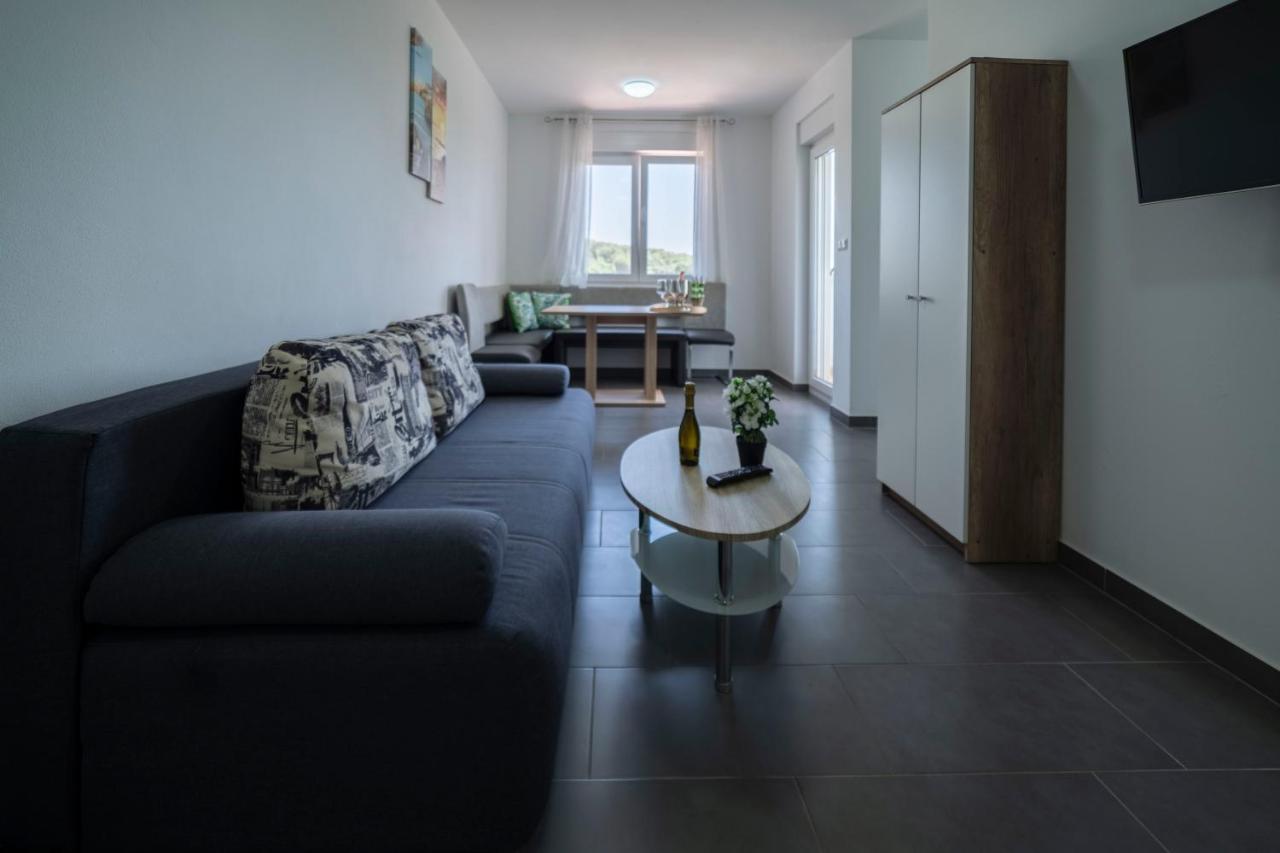 Apartments Adriana Pula Exterior photo